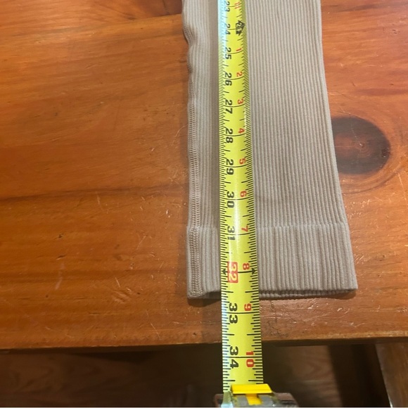 NWT PrettyLittleThing Ribbed Tan Leggings women’s Medium. Athleisure Workout - Picture 5 of 10